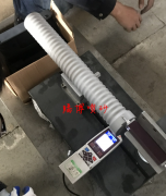 寧波某客戶為合金鋼螺栓和鑲件，風(fēng)力發(fā)電葉片襯套定制的專用噴砂